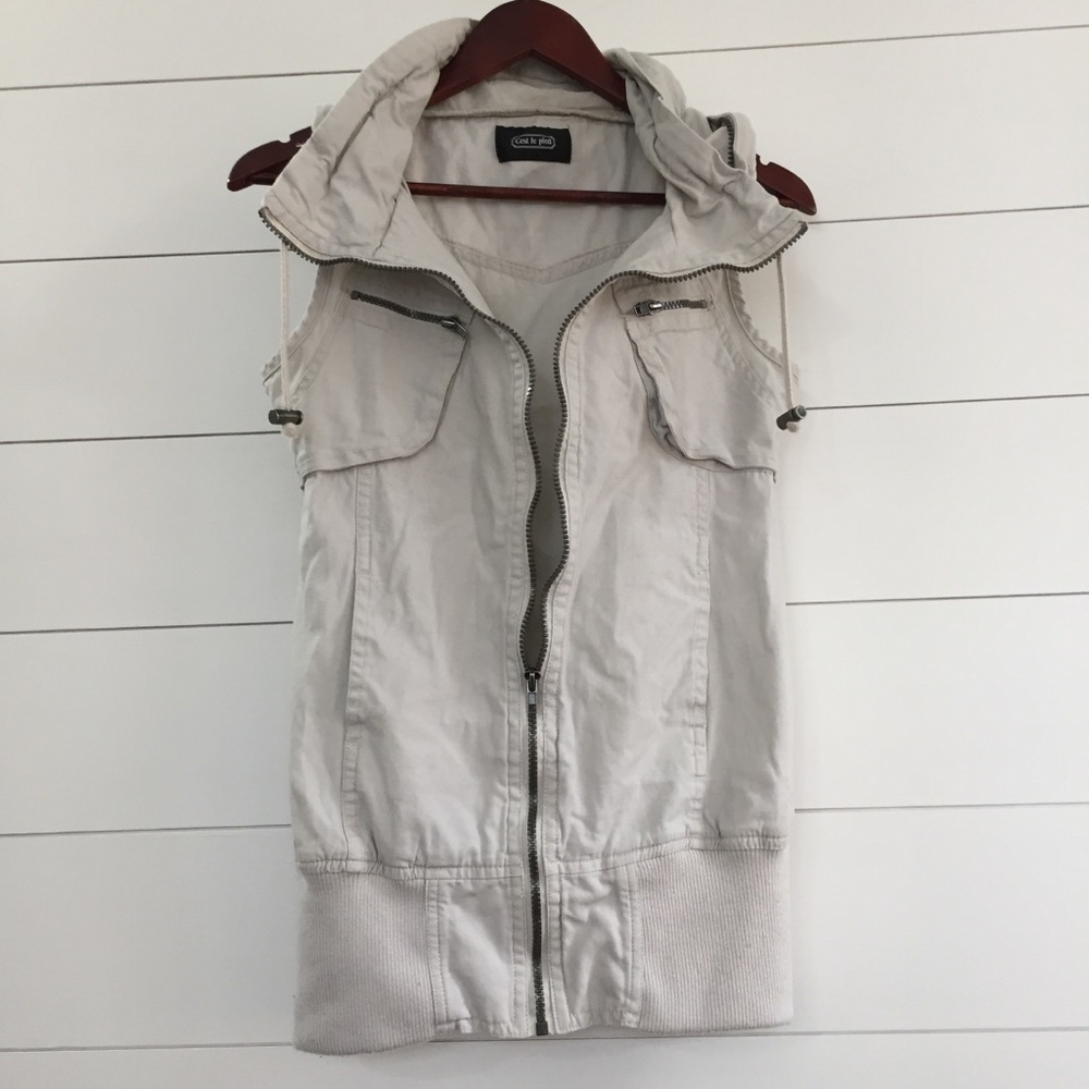 CEST LE PIED Stone Sleeveless Zip Up Jacket